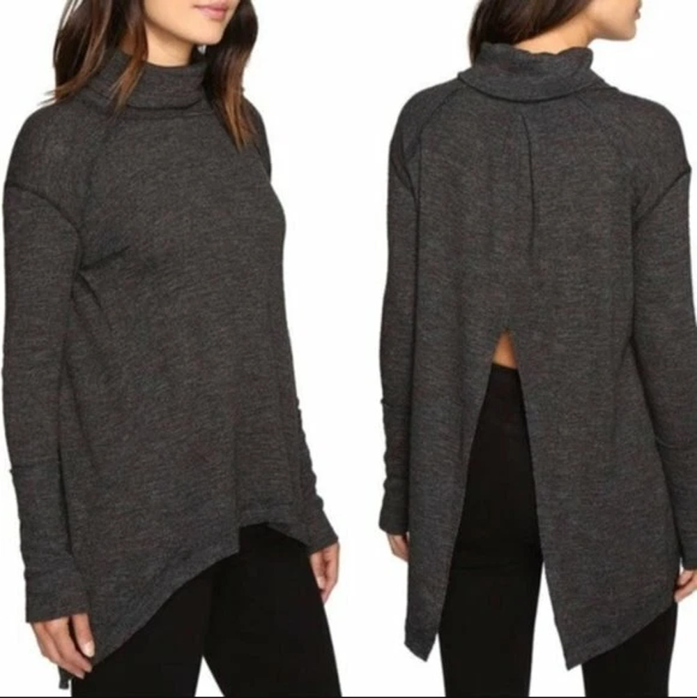 WE THE FREE Top FREE PEOPLE Split Back Tunic XS Turtleneck Long Sleeve Gray